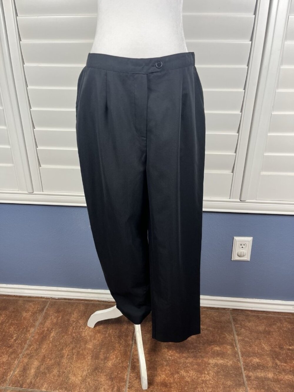 Liz Baker Petite Black Pleated Straight Leg Trouser Pants 14P Elastic Back